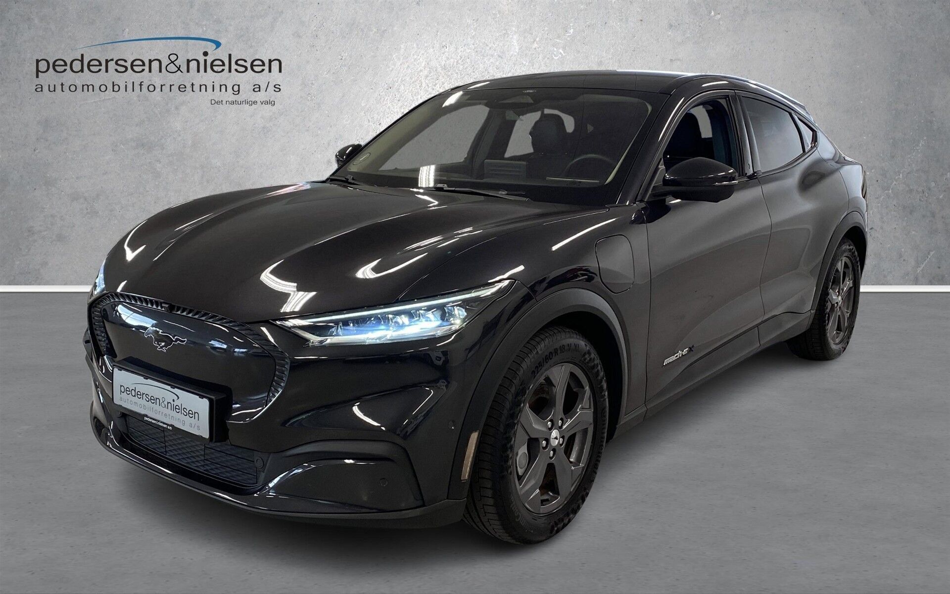 Ford Mustang Mach-E EL UR Premium AWD 351HK 5d Aut.