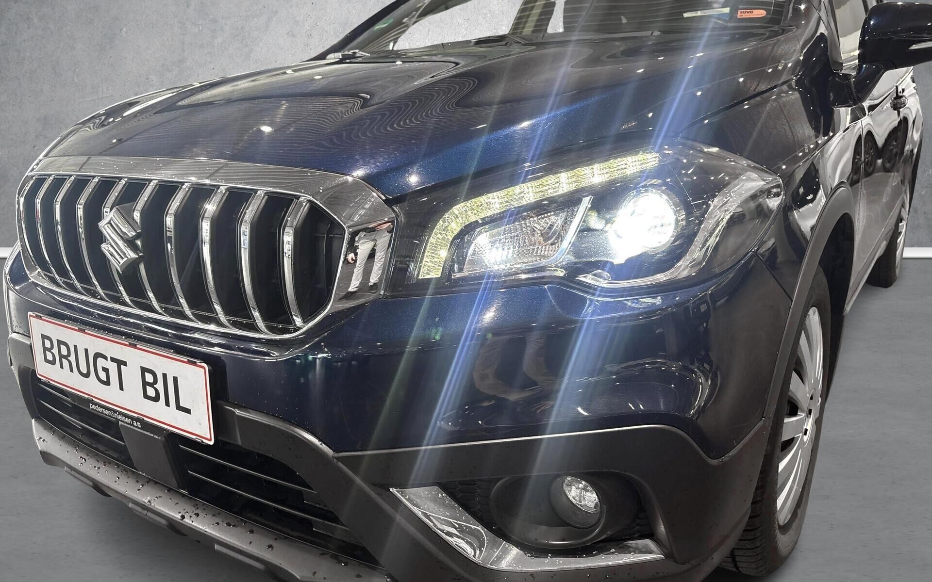 Blå Suzuki S-Cross fra 2018