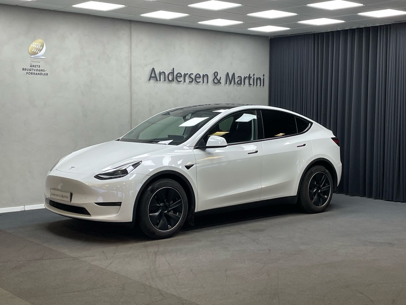 Tesla Model Y EL Long Range AWD 514HK 5d Aut.