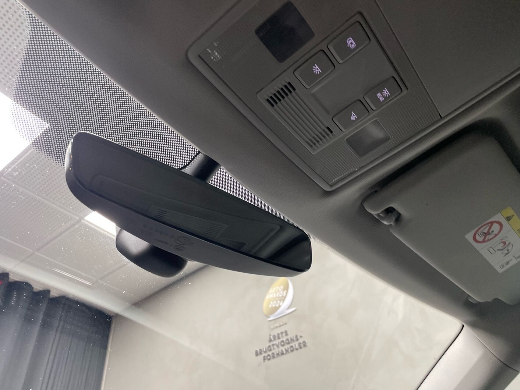 Grå Skoda Superb fra 2017