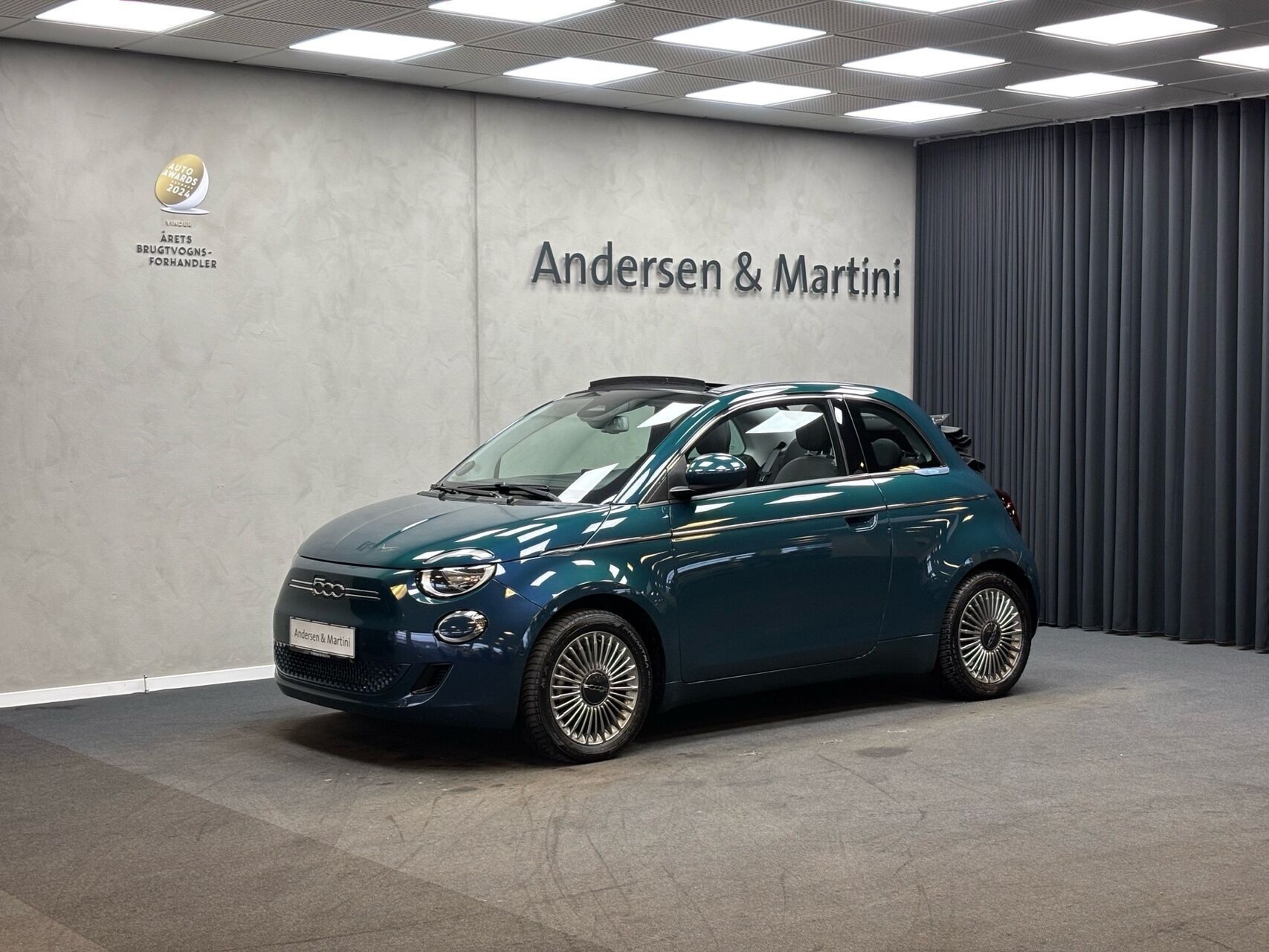 Grøn Fiat 500e fra 2023