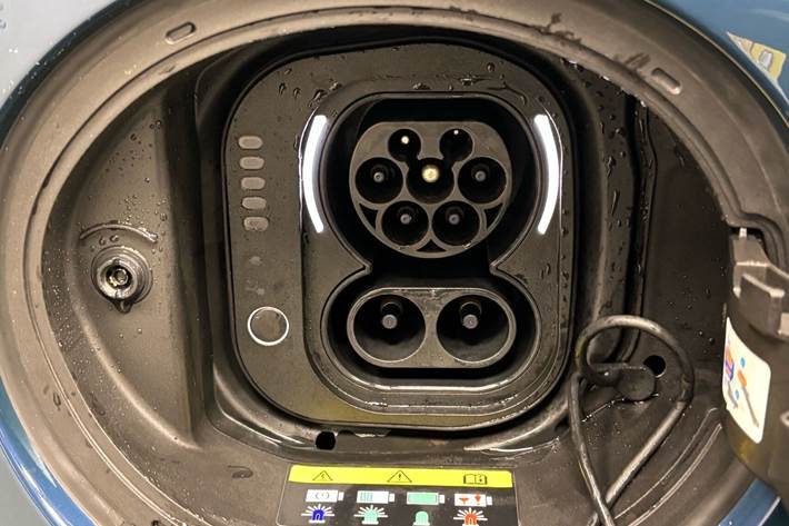 Grøn Fiat 500e fra 2023