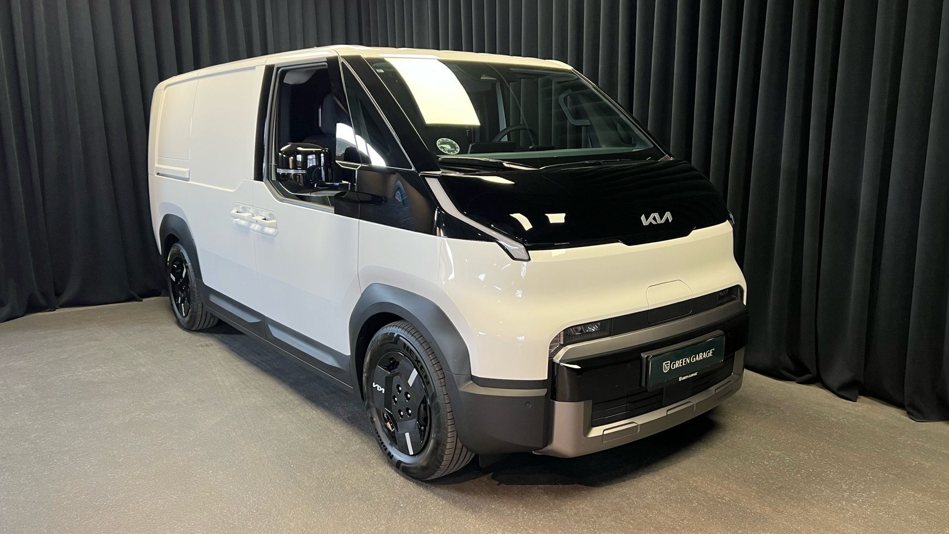 Kia PV5 Cargo L2H1 EL Long Range Work 163HK Van Aut.