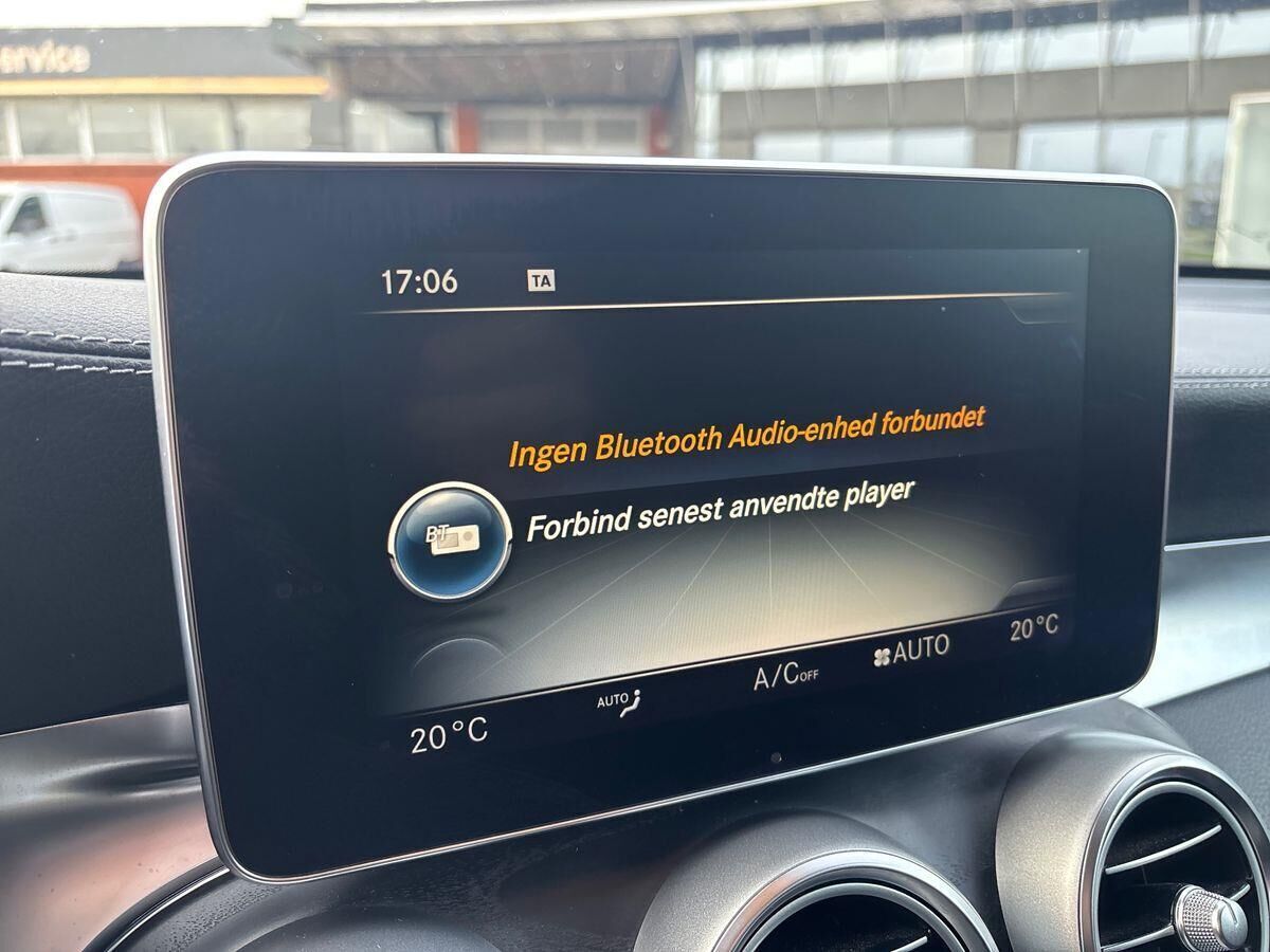 Grå Mercedes GLC250 d fra 2018