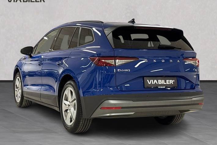 Blå Skoda Enyaq fra 2021