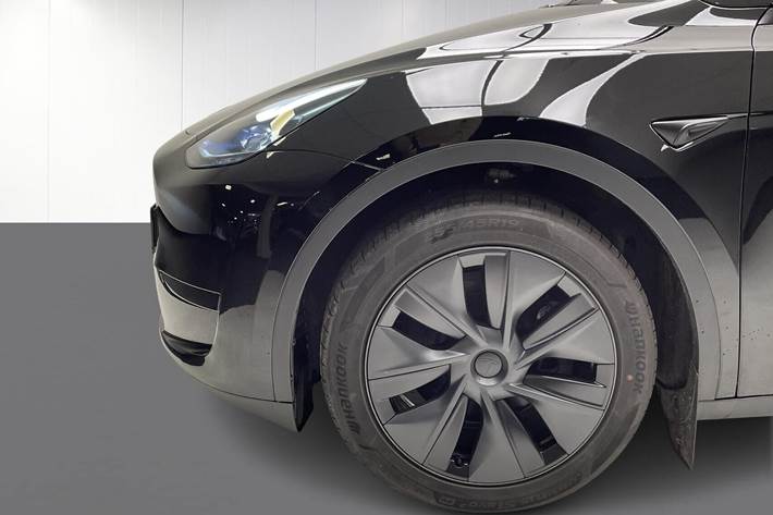 Sort Tesla Model Y fra 2025