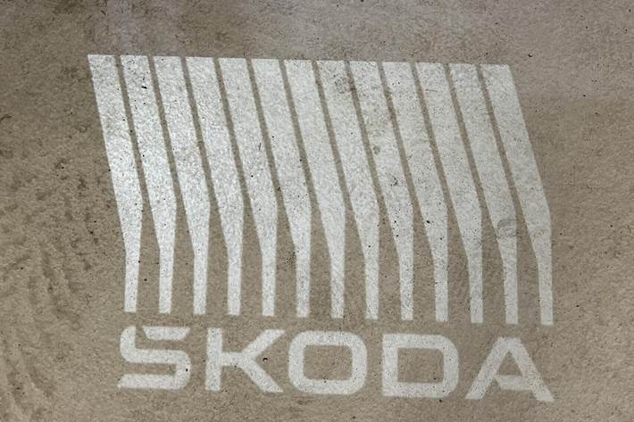 Grå Skoda Elroq fra 2026