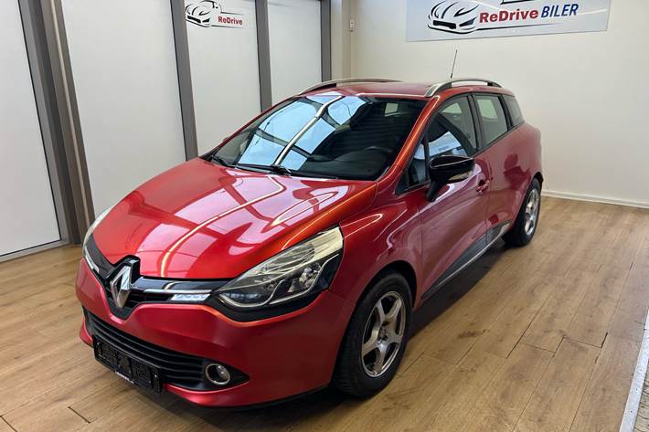 Rød Renault Clio fra 2014