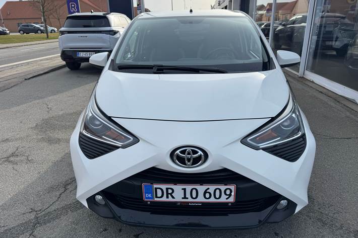 Hvid Toyota Aygo fra 2020