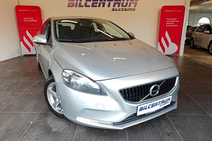 Sølv Volvo V40 fra 2017