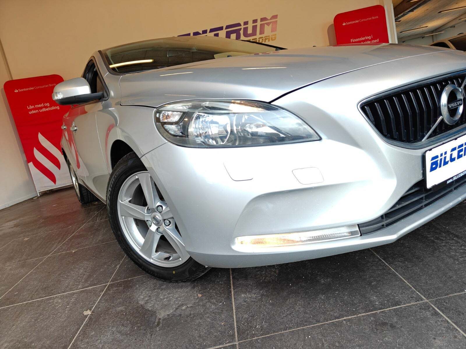 Sølv Volvo V40 fra 2017