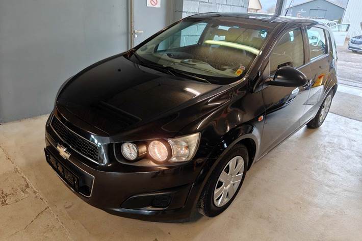Gul Chevrolet Aveo fra 2014