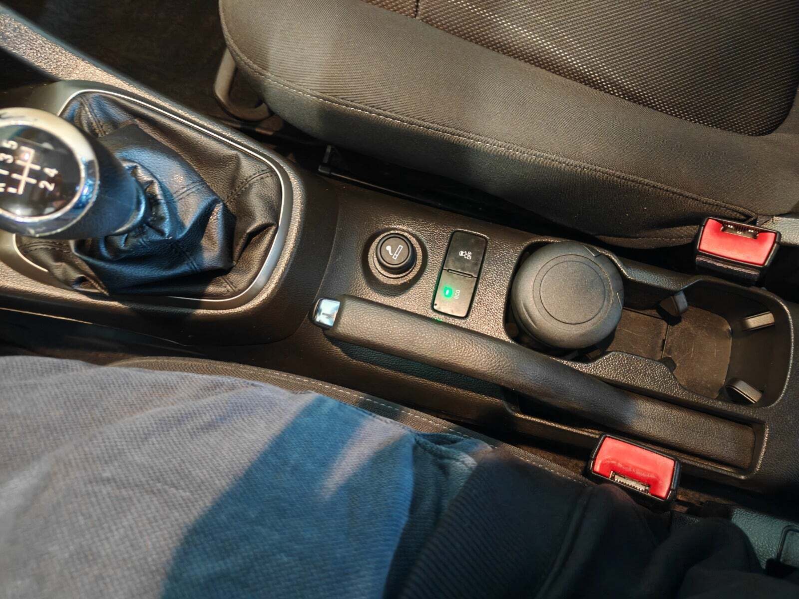 Gul Chevrolet Aveo fra 2014