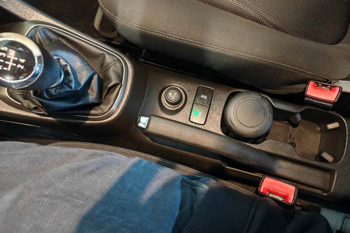 Gul Chevrolet Aveo fra 2014