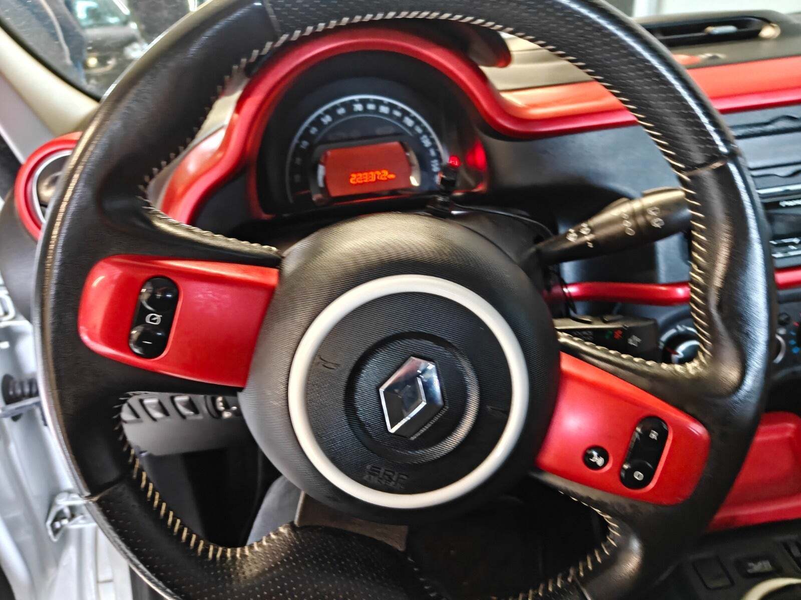 Gul Renault Twingo fra 2015