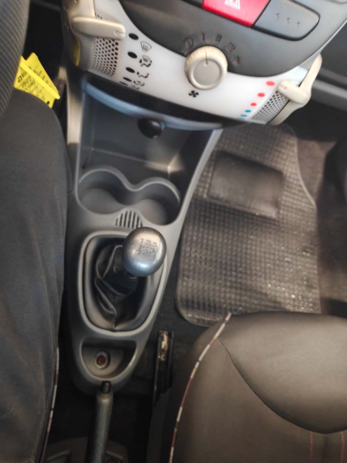 Gul Citroën C1 fra 2010