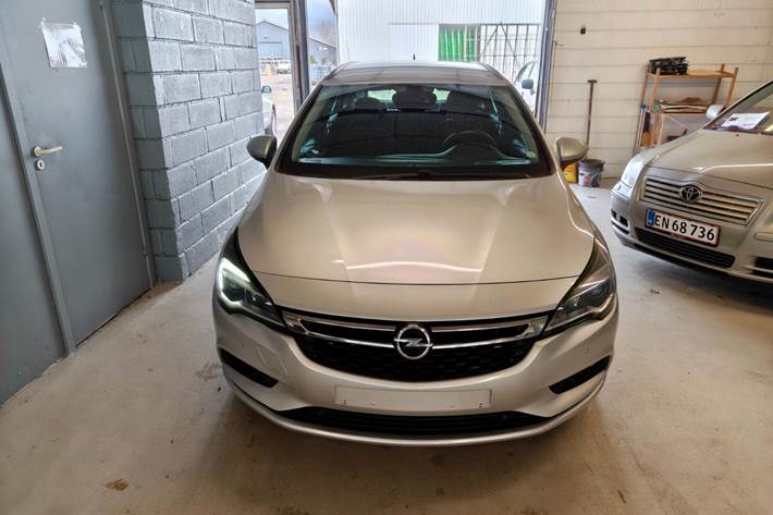 undefined Opel Astra fra 2016