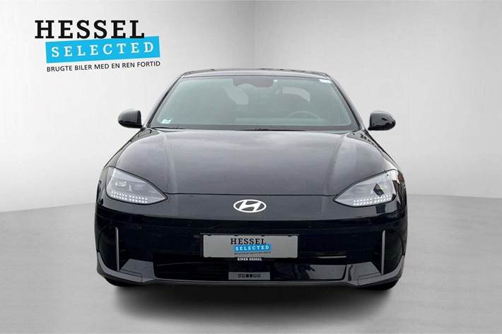 Grå Hyundai Ioniq 6 fra 2023