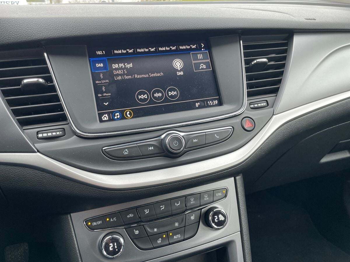 Sort Opel Astra fra 2021