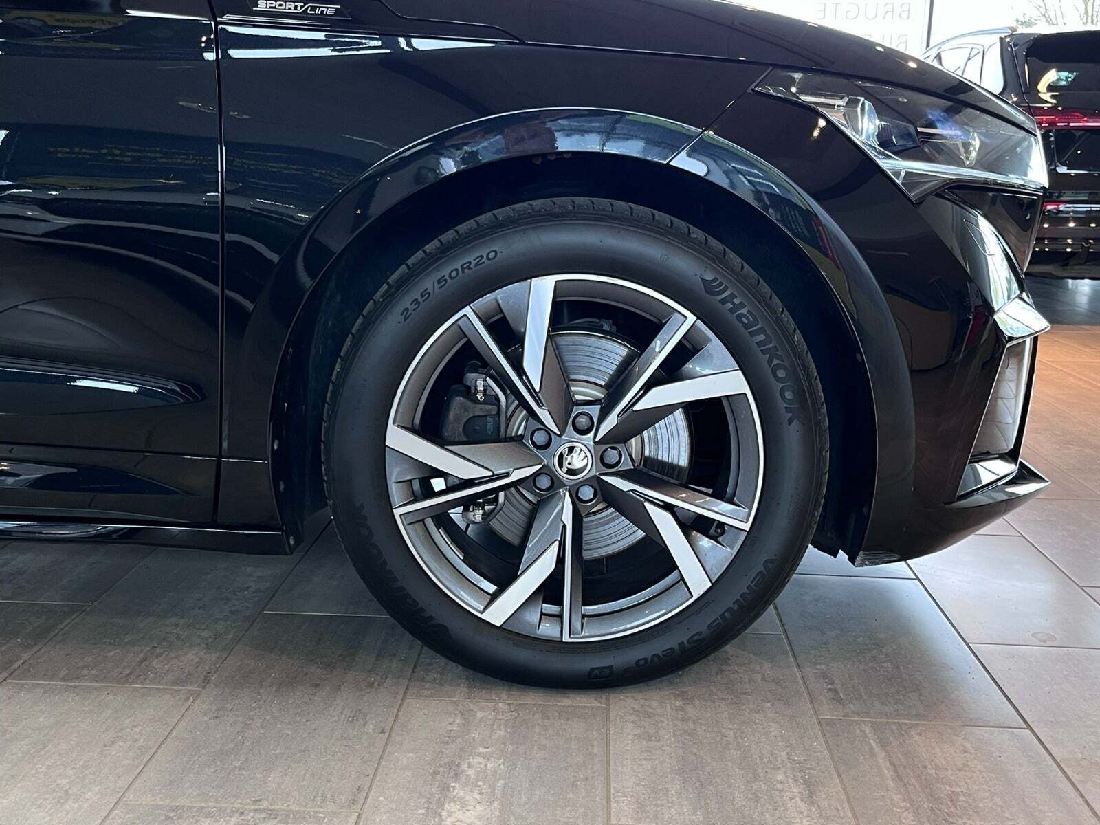 Sort Skoda Enyaq fra 2024