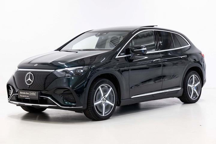 Grøn Mercedes EQE350 SUV fra 2025 set udefra