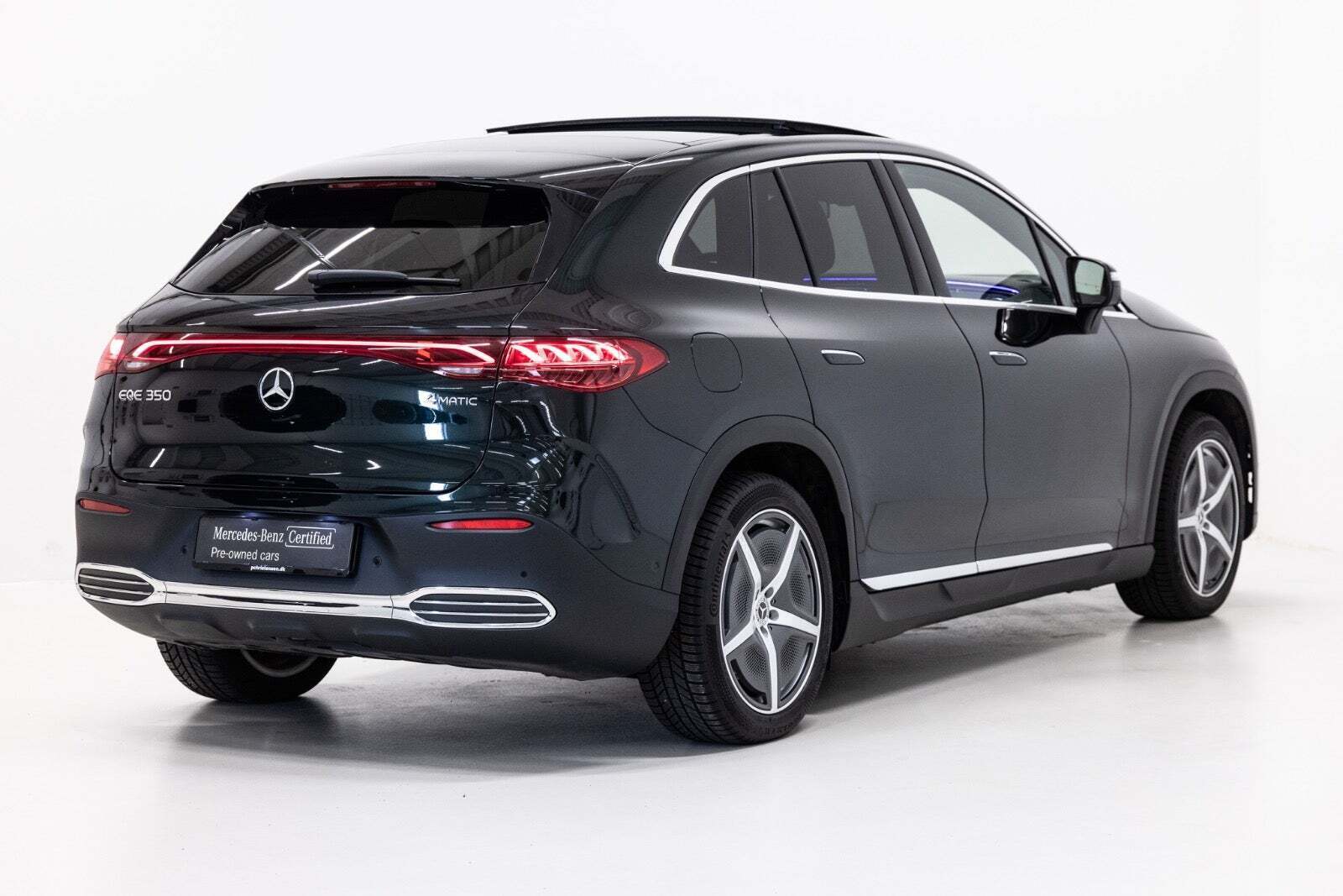 Grøn Mercedes EQE350 SUV fra 2025
