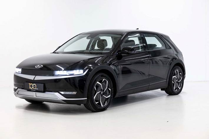 Sort Hyundai Ioniq 5 fra 2021 set udefra