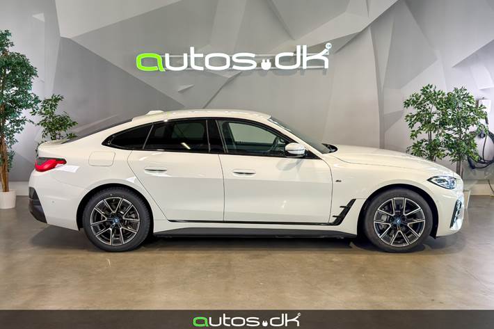 Hvid BMW i4 fra 2023