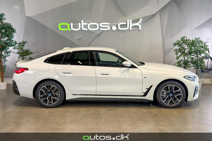 Hvid BMW i4 fra 2023