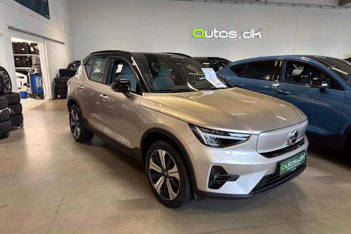 Orange Volvo XC40 fra 2023