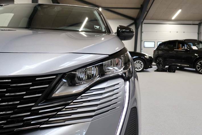 Sølv Peugeot 3008 fra 2022