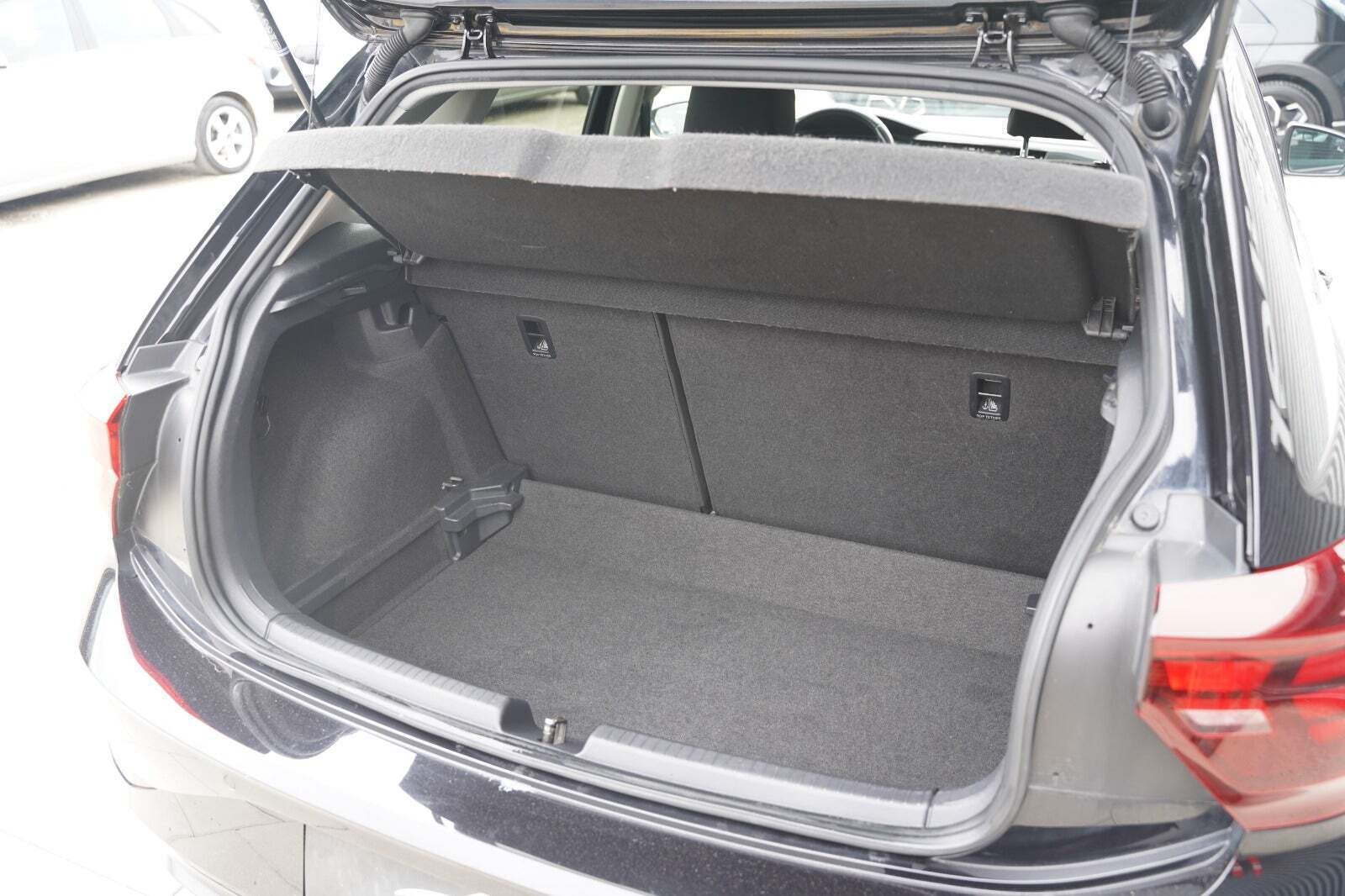 Sort VW Polo fra 2022