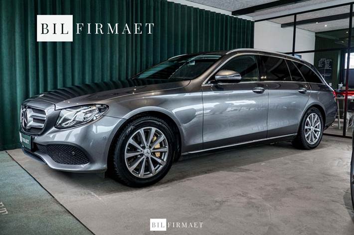 Grå Mercedes E220 d fra 2017