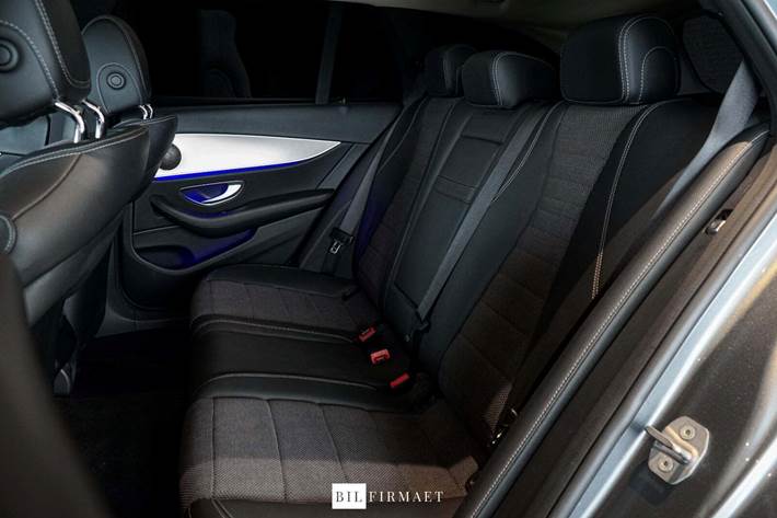 Grå Mercedes E220 d fra 2017