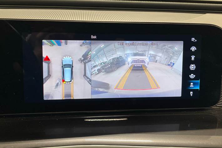 Blå Mercedes EQC400 fra 2022