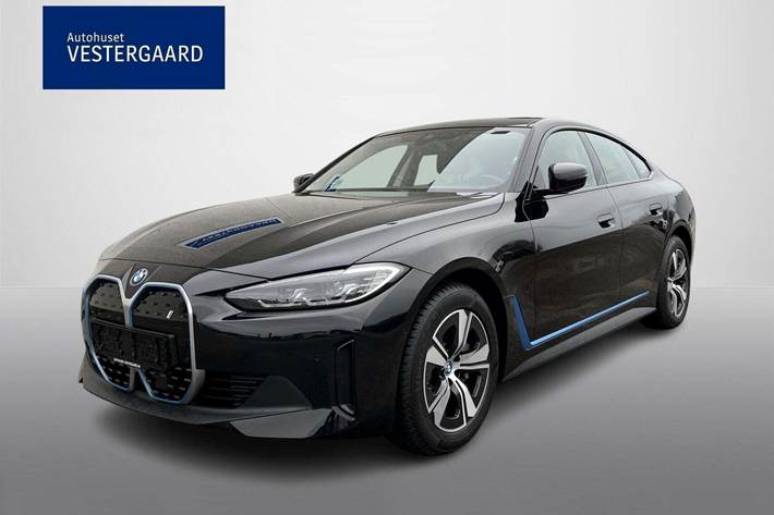Sort BMW i4 fra 2023 set udefra