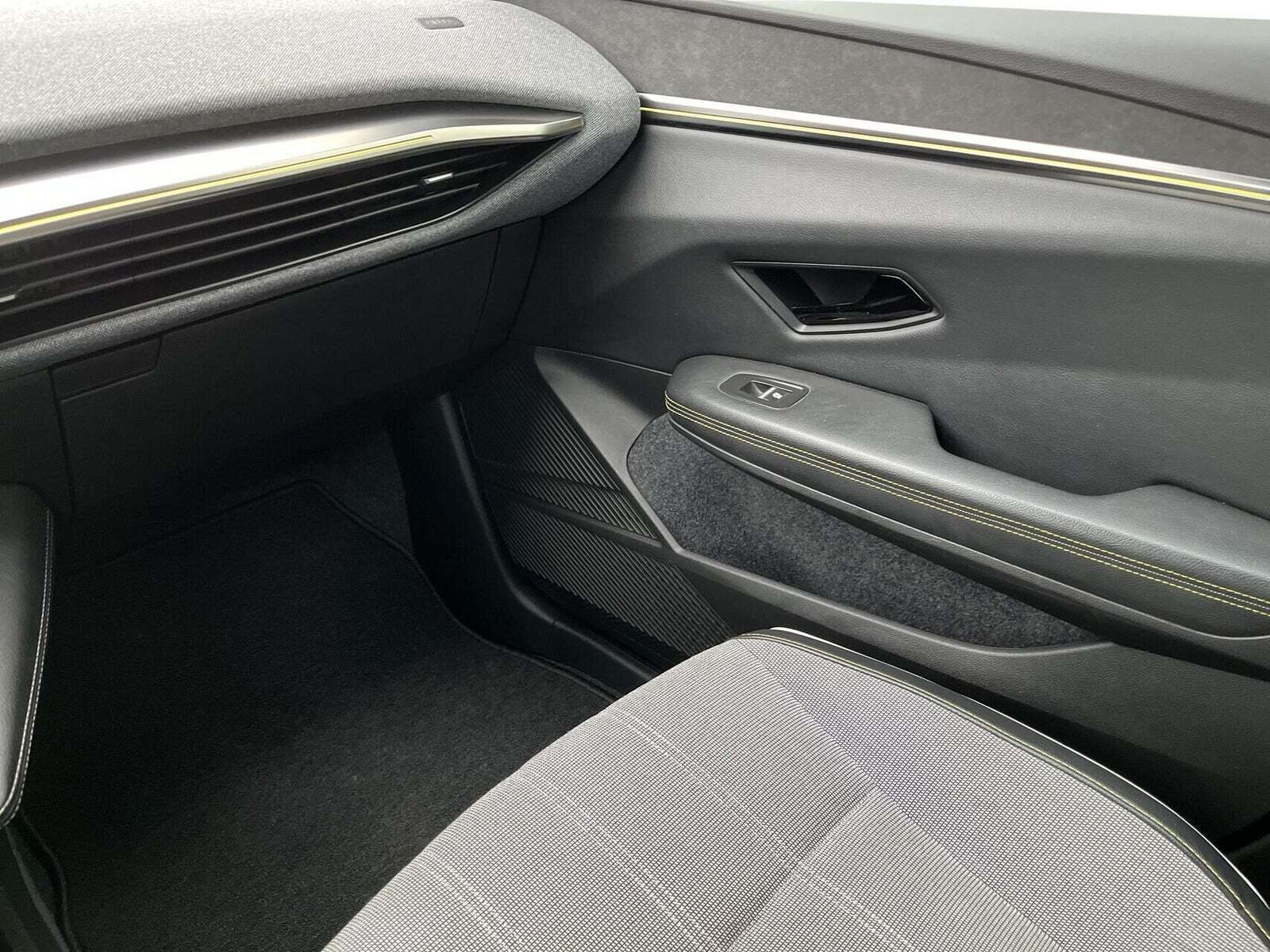 Blå Renault Megane E-Tech fra 2022