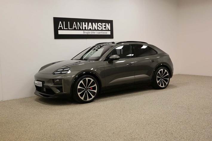 Grøn Porsche Macan Turbo fra 2025
