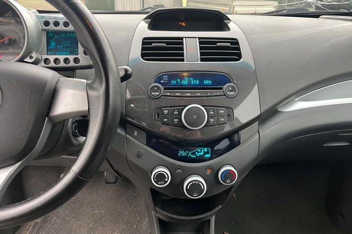 Hvid Chevrolet Spark fra 2011