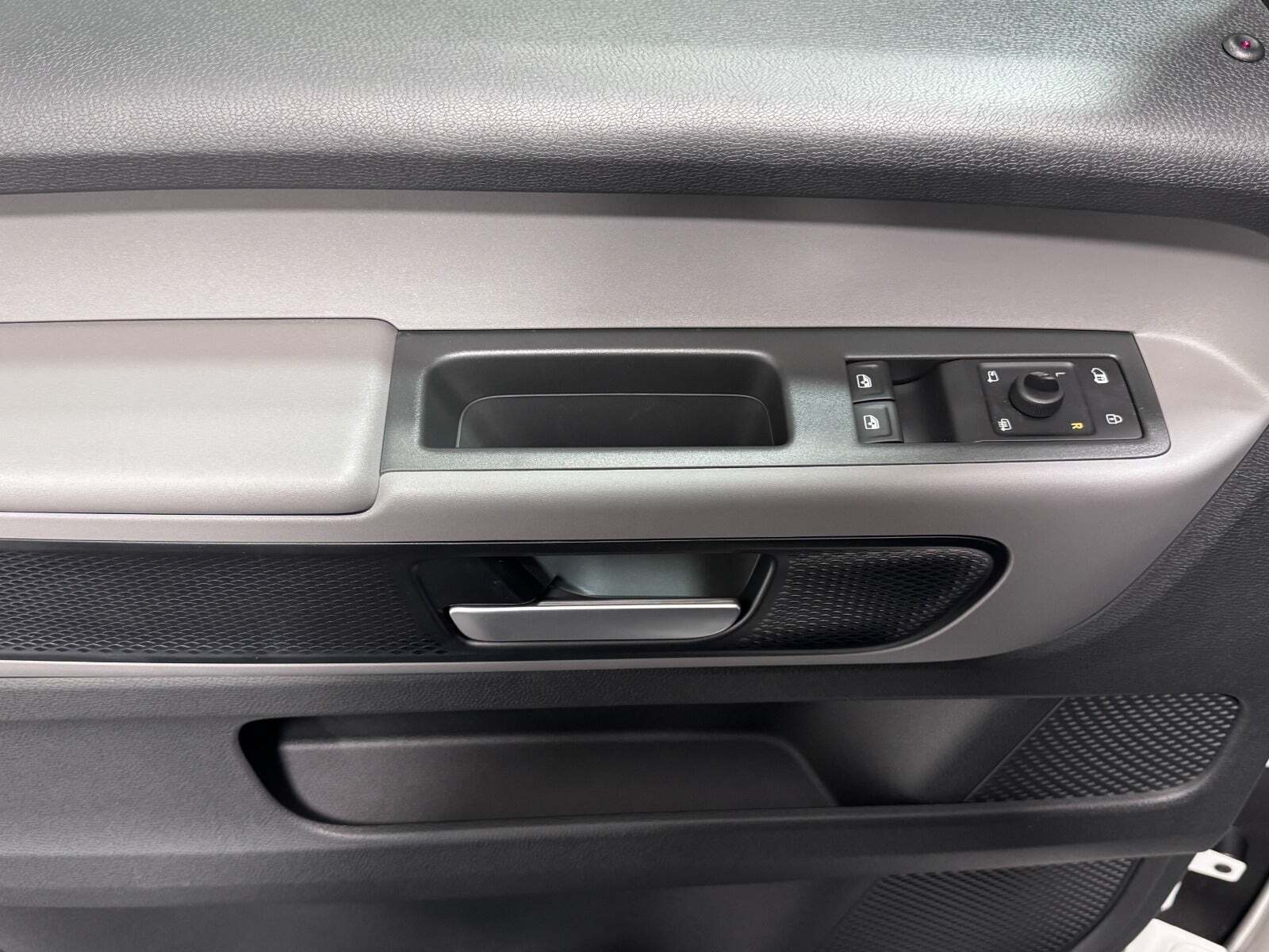 Hvid VW ID.Buzz fra 2025