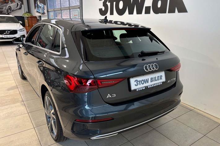 Grå Audi A3 fra 2021