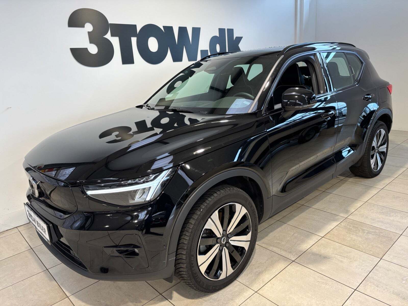 Sort Volvo XC40 fra 2023