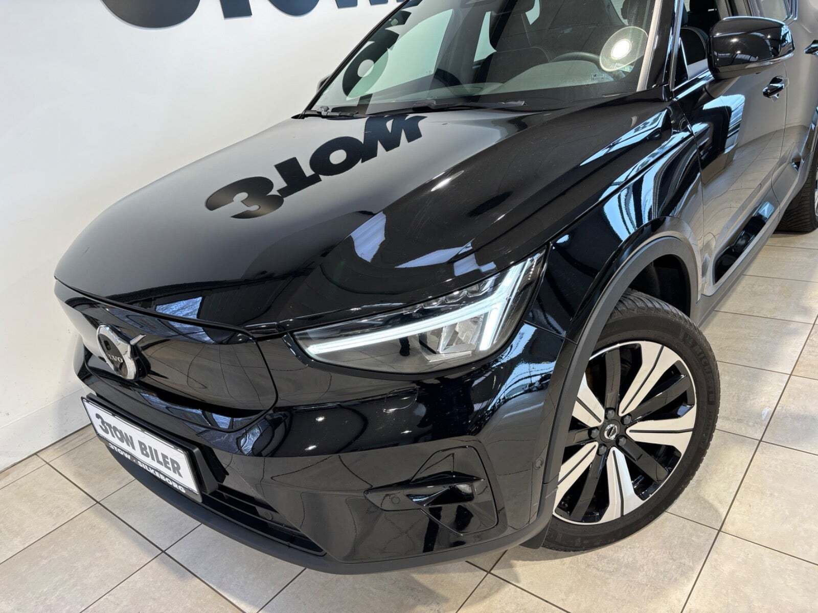 Sort Volvo XC40 fra 2023