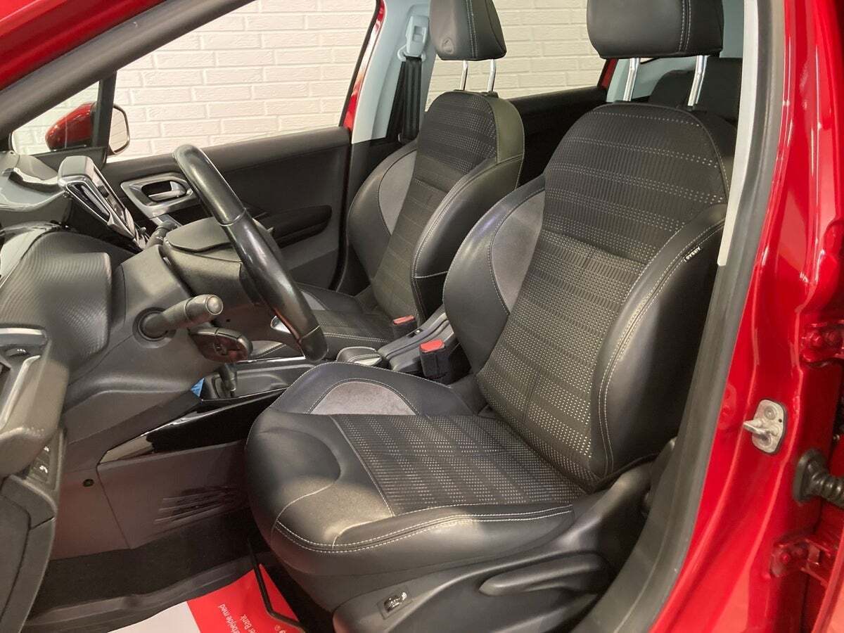 Peugeot 2008 1,2 PureTech 110 Allure EAT6