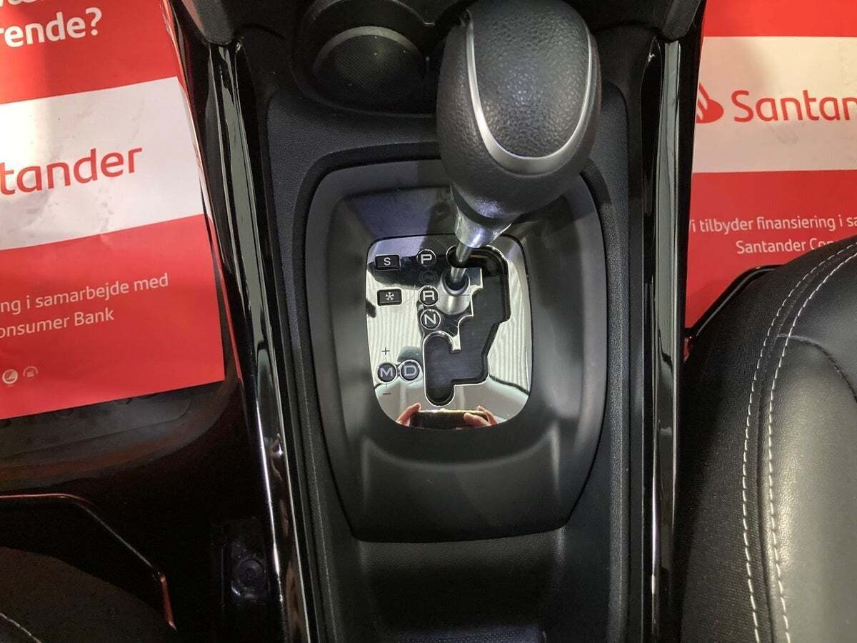 Rød Peugeot 2008 fra 2019