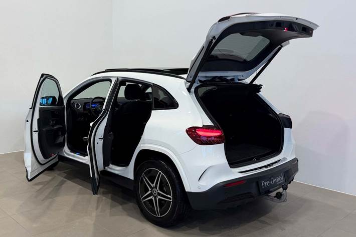 Hvid Mercedes EQA300 fra 2025