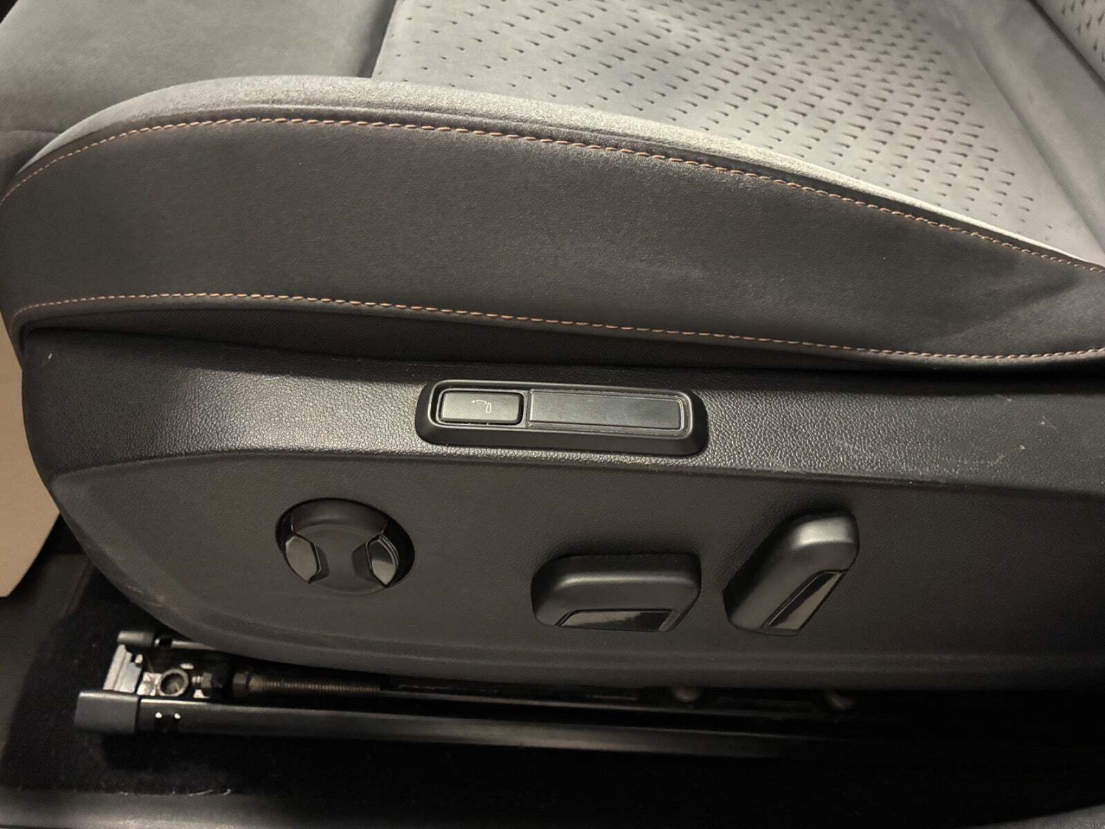 Sølv Cupra Born fra 2022