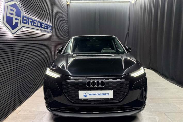 Sort Audi Q4 e-tron fra 2024
