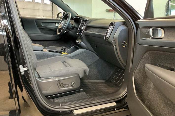 Grøn Volvo XC40 fra 2023