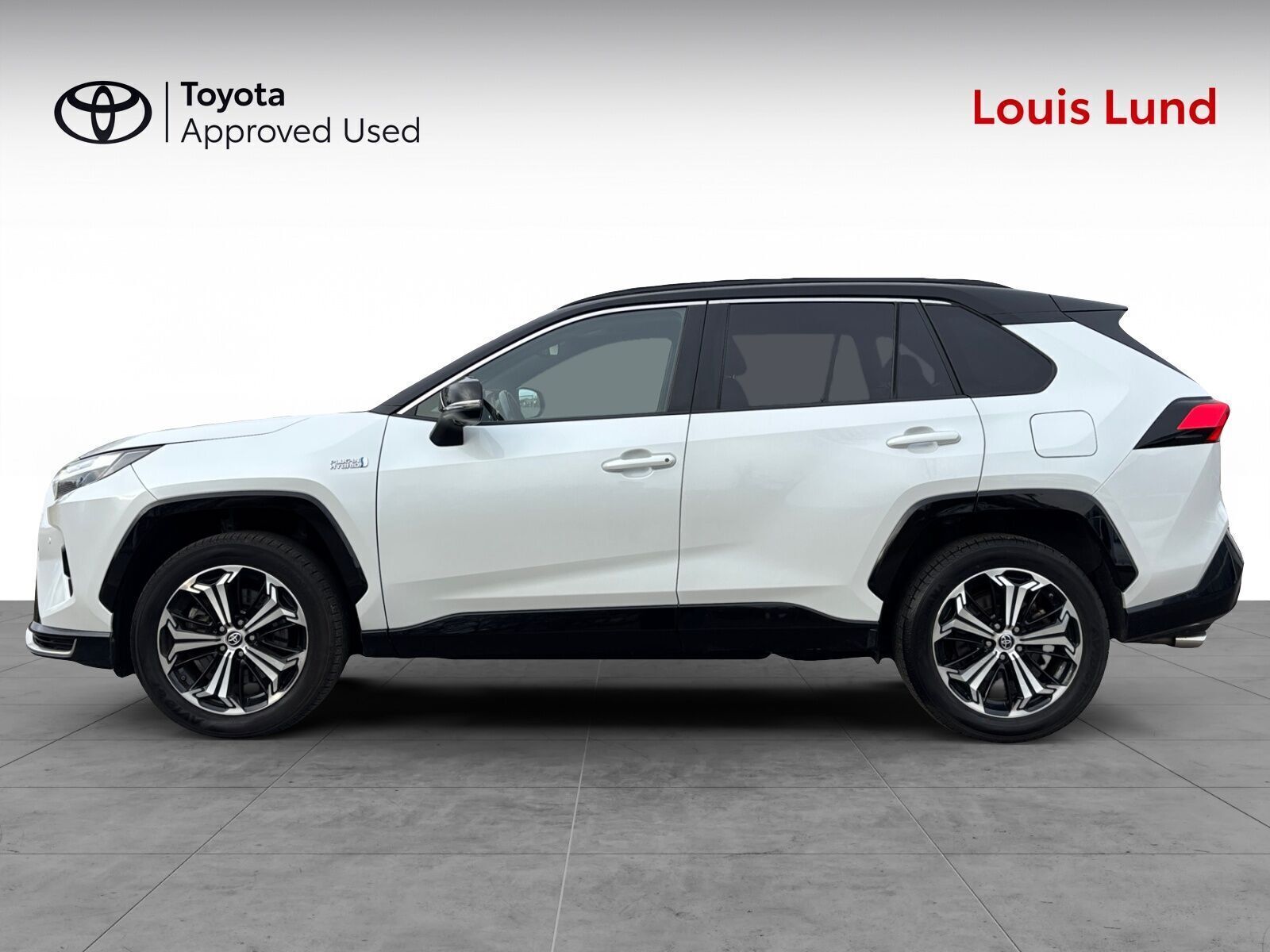 Hvid Toyota RAV4 Plug-in fra 2023